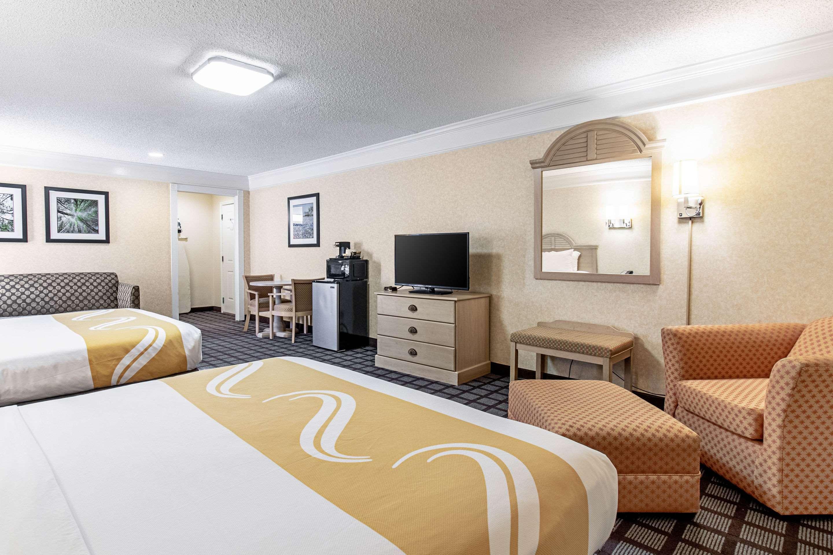 Quality Inn Near Lake Марбл-Фолс Экстерьер фото