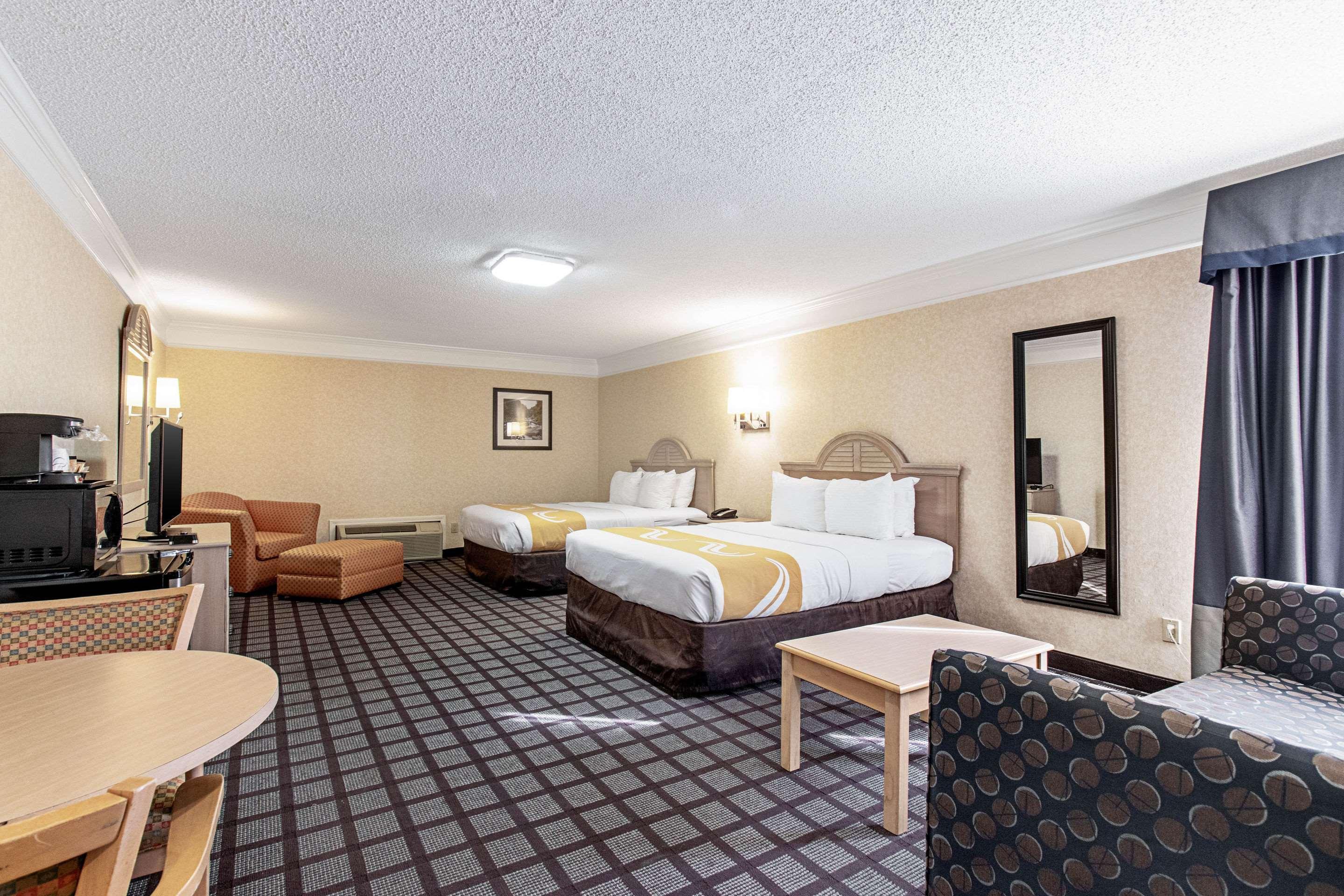 Quality Inn Near Lake Марбл-Фолс Экстерьер фото