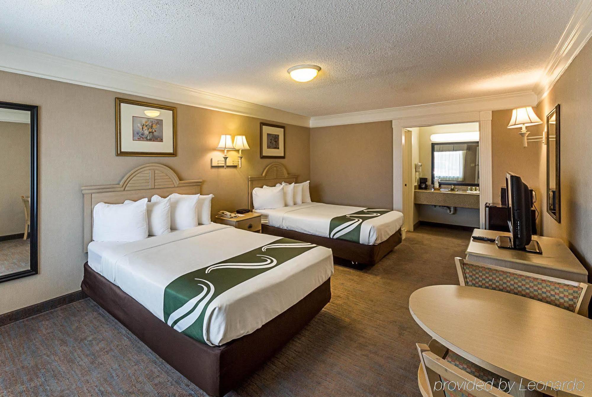 Quality Inn Near Lake Марбл-Фолс Экстерьер фото